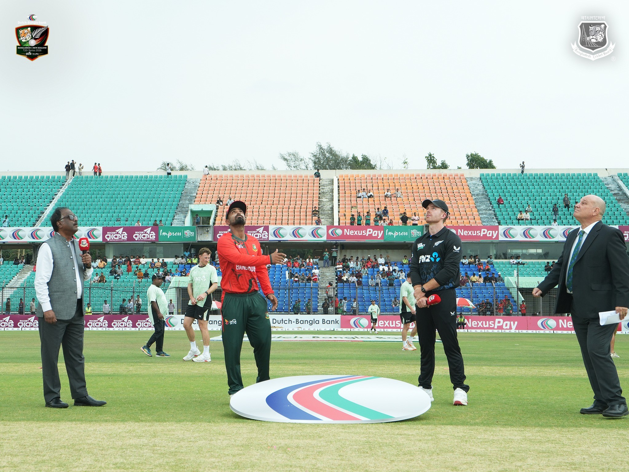 প্রথম টি-টোয়েন্টিতে টসে জিতে ফিল্ডিংয়ে বাংলাদেশ